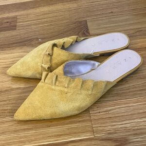 Zara Women’s Yellow Pointed Toe Flats With Ruffled Design Size 38/8
